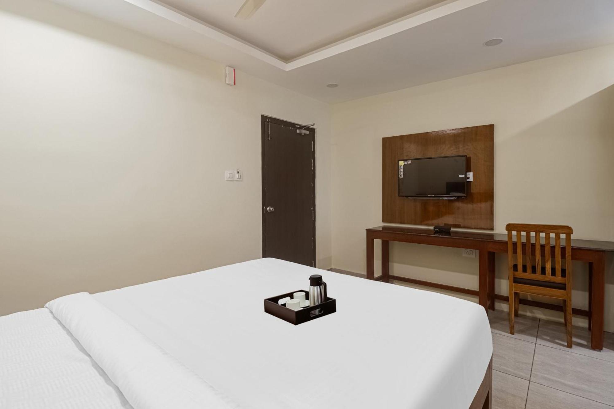 Hotel Townhouse Dj Grand à Tirupati Extérieur photo