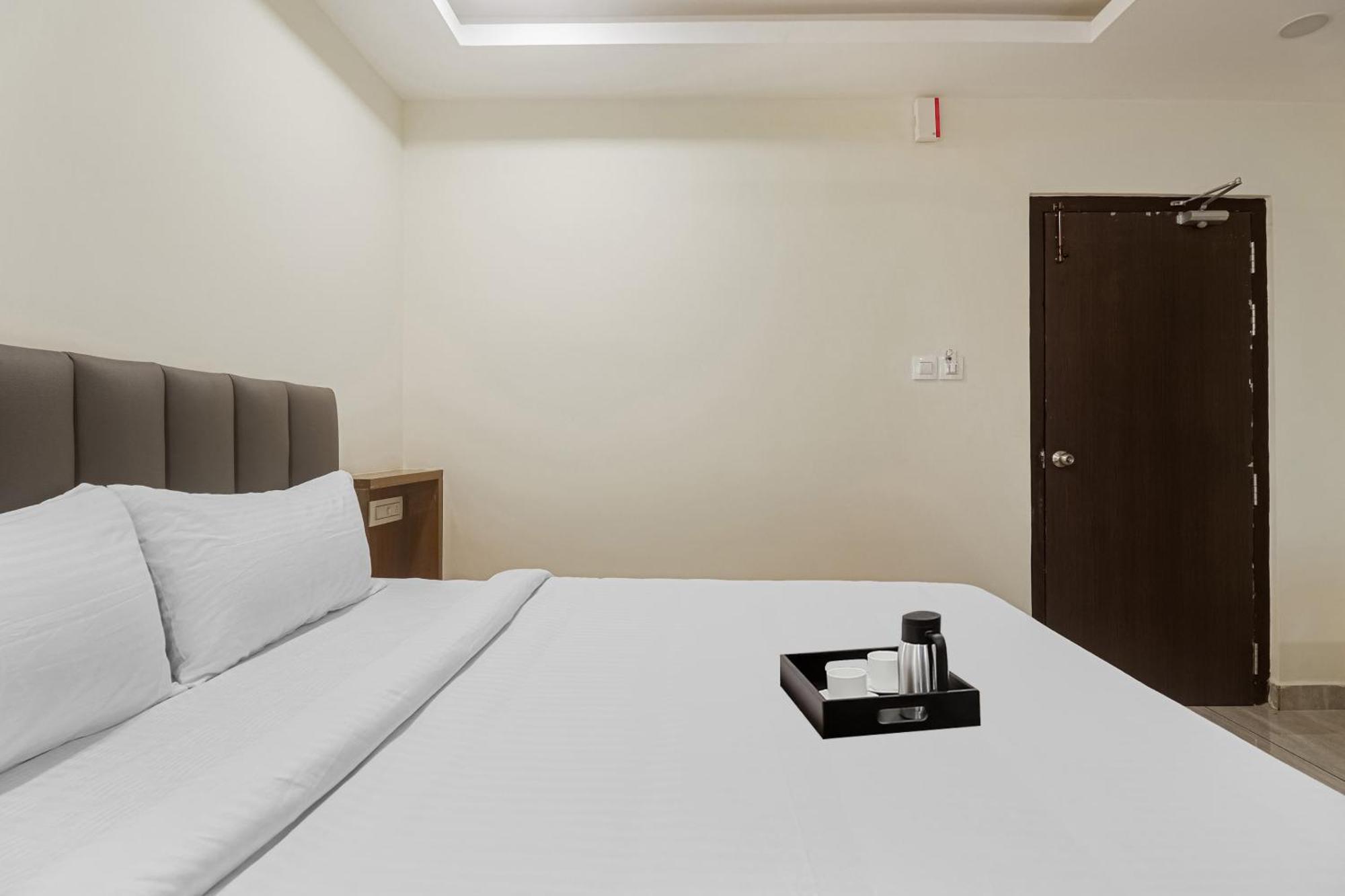 Hotel Townhouse Dj Grand à Tirupati Extérieur photo
