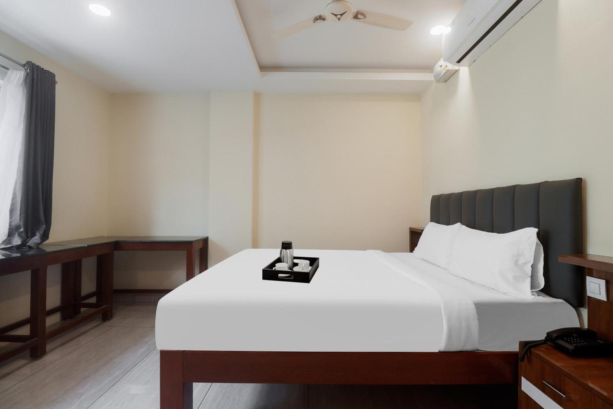 Hotel Townhouse Dj Grand à Tirupati Extérieur photo