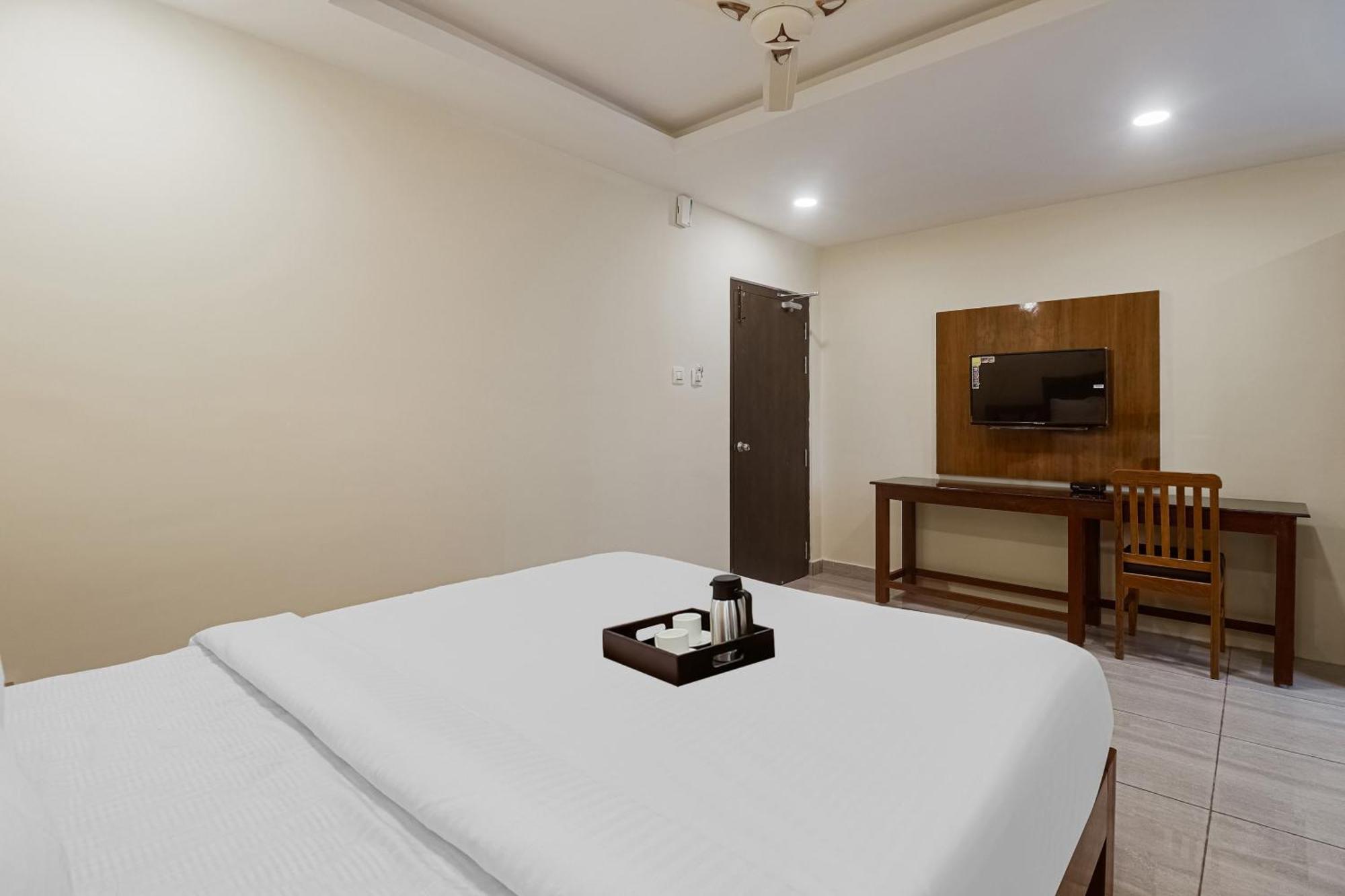 Hotel Townhouse Dj Grand à Tirupati Extérieur photo