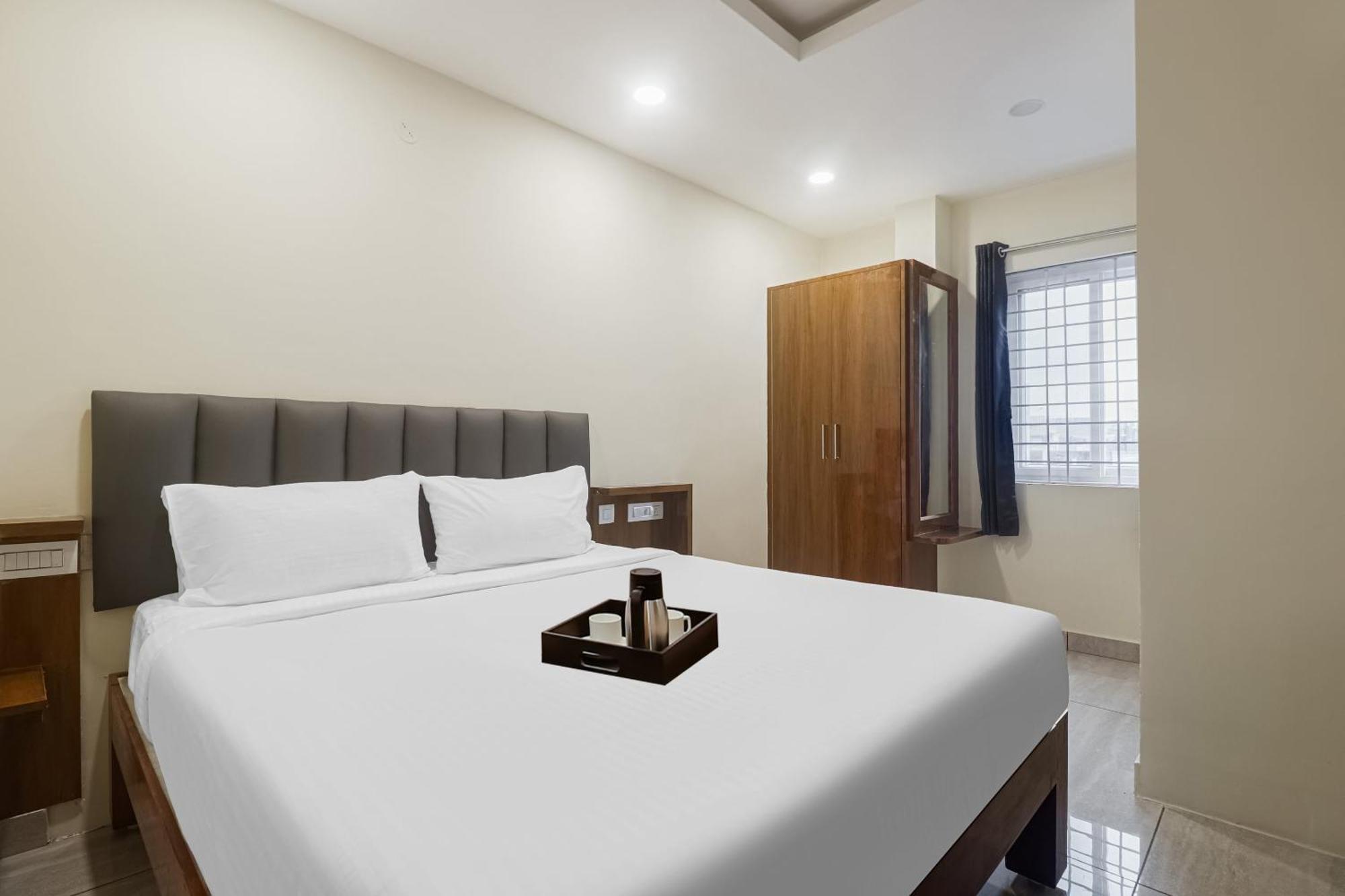Hotel Townhouse Dj Grand à Tirupati Extérieur photo