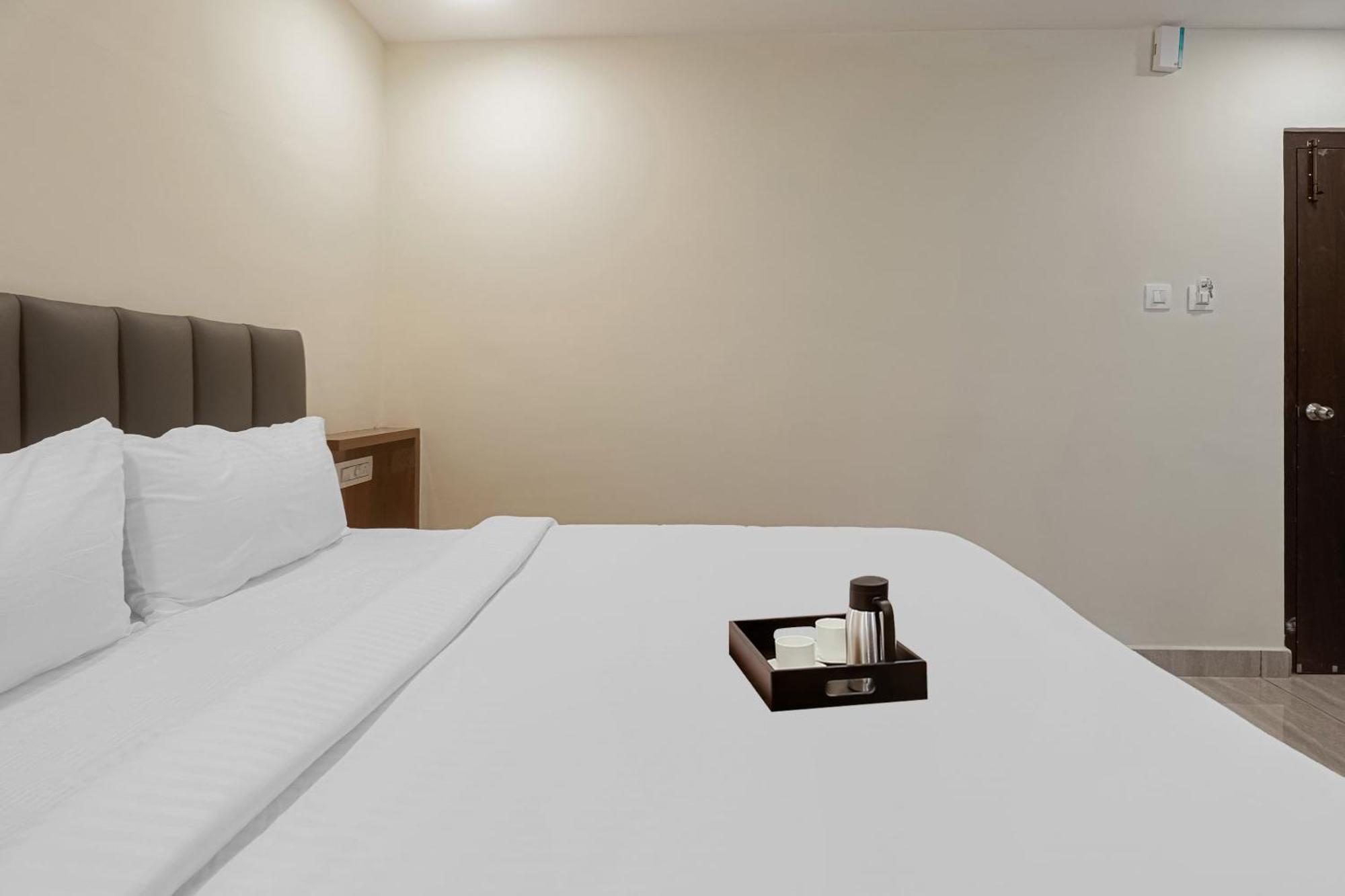 Hotel Townhouse Dj Grand à Tirupati Extérieur photo