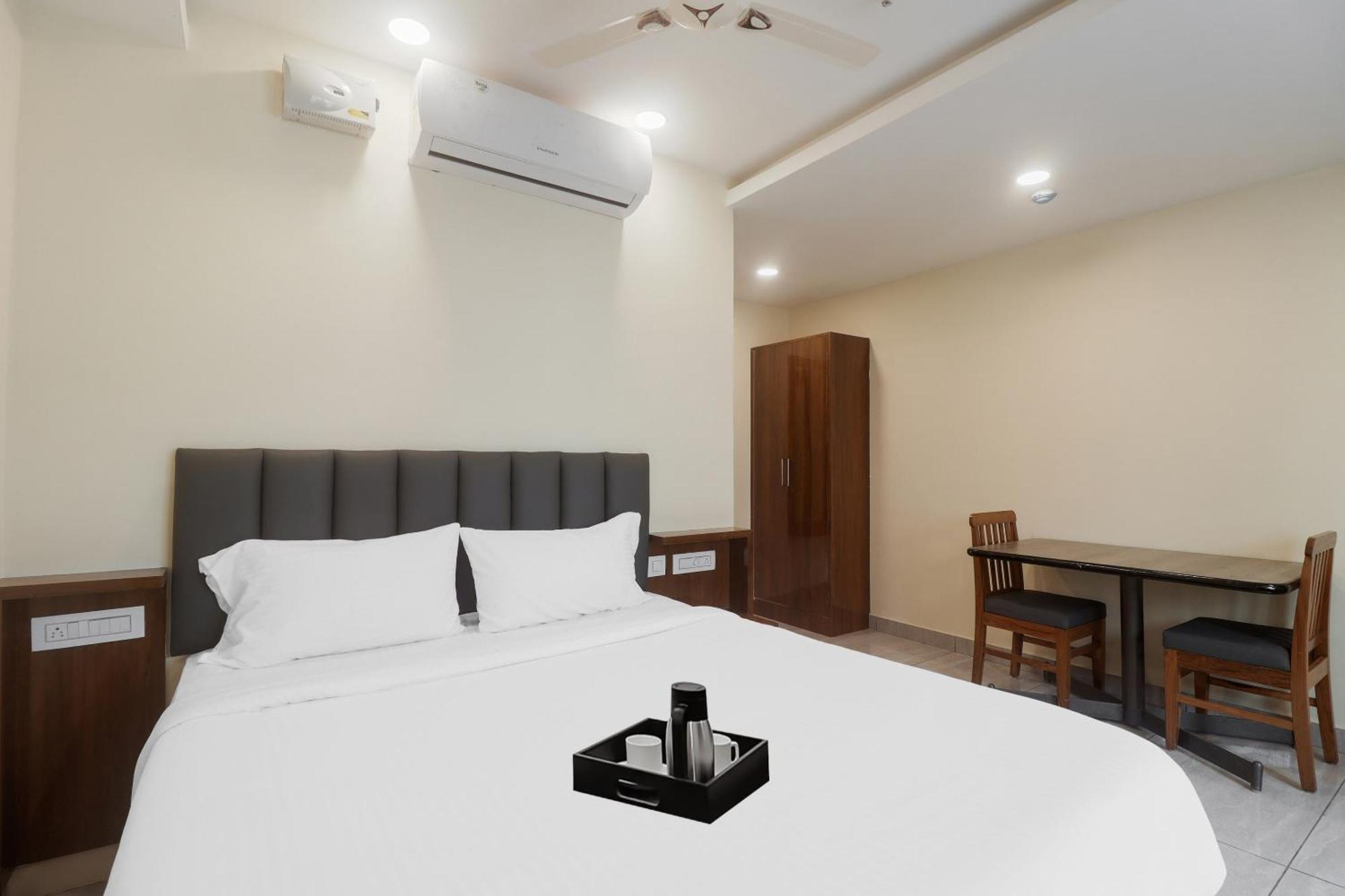 Hotel Townhouse Dj Grand à Tirupati Extérieur photo