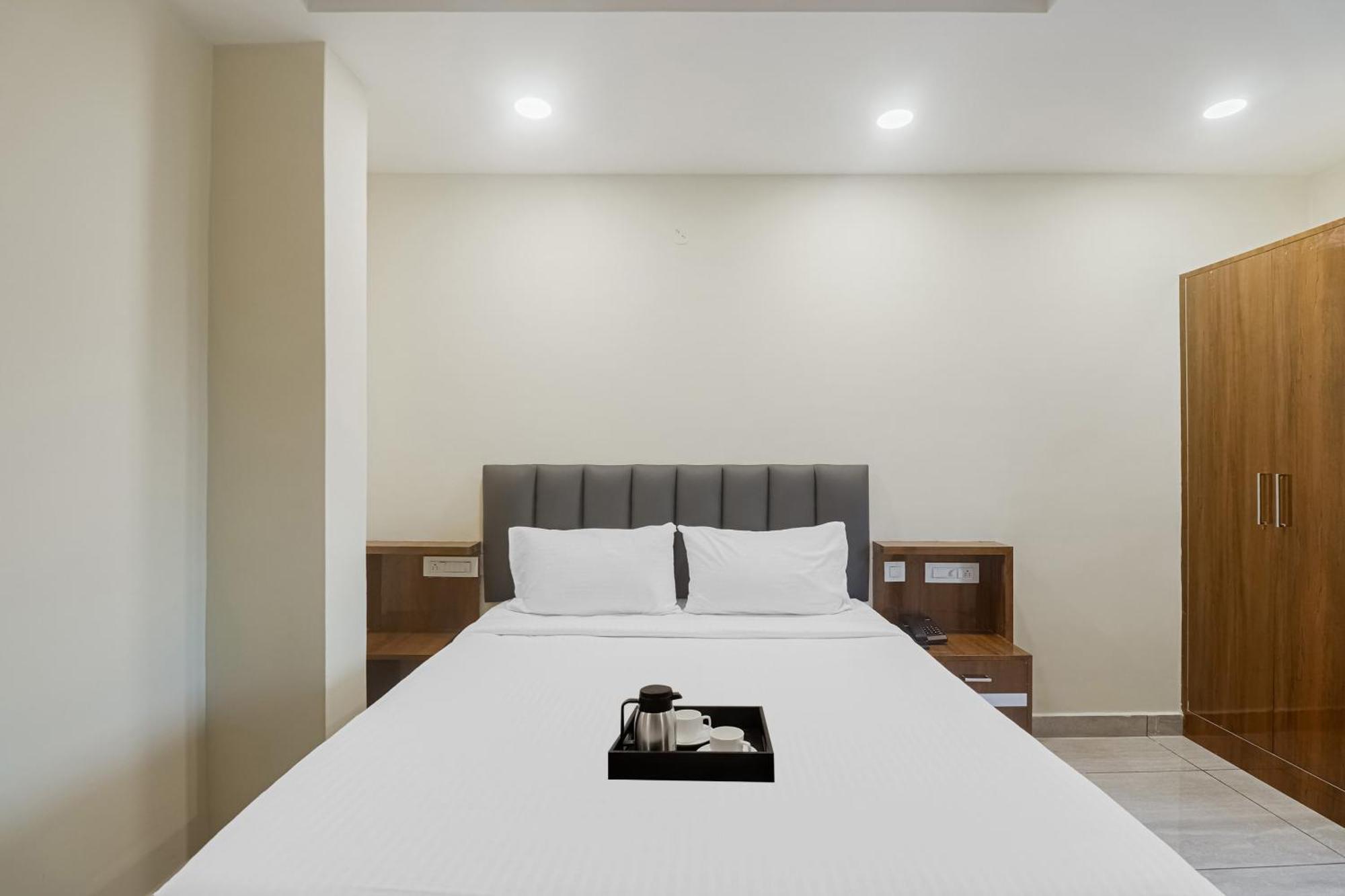 Hotel Townhouse Dj Grand à Tirupati Extérieur photo