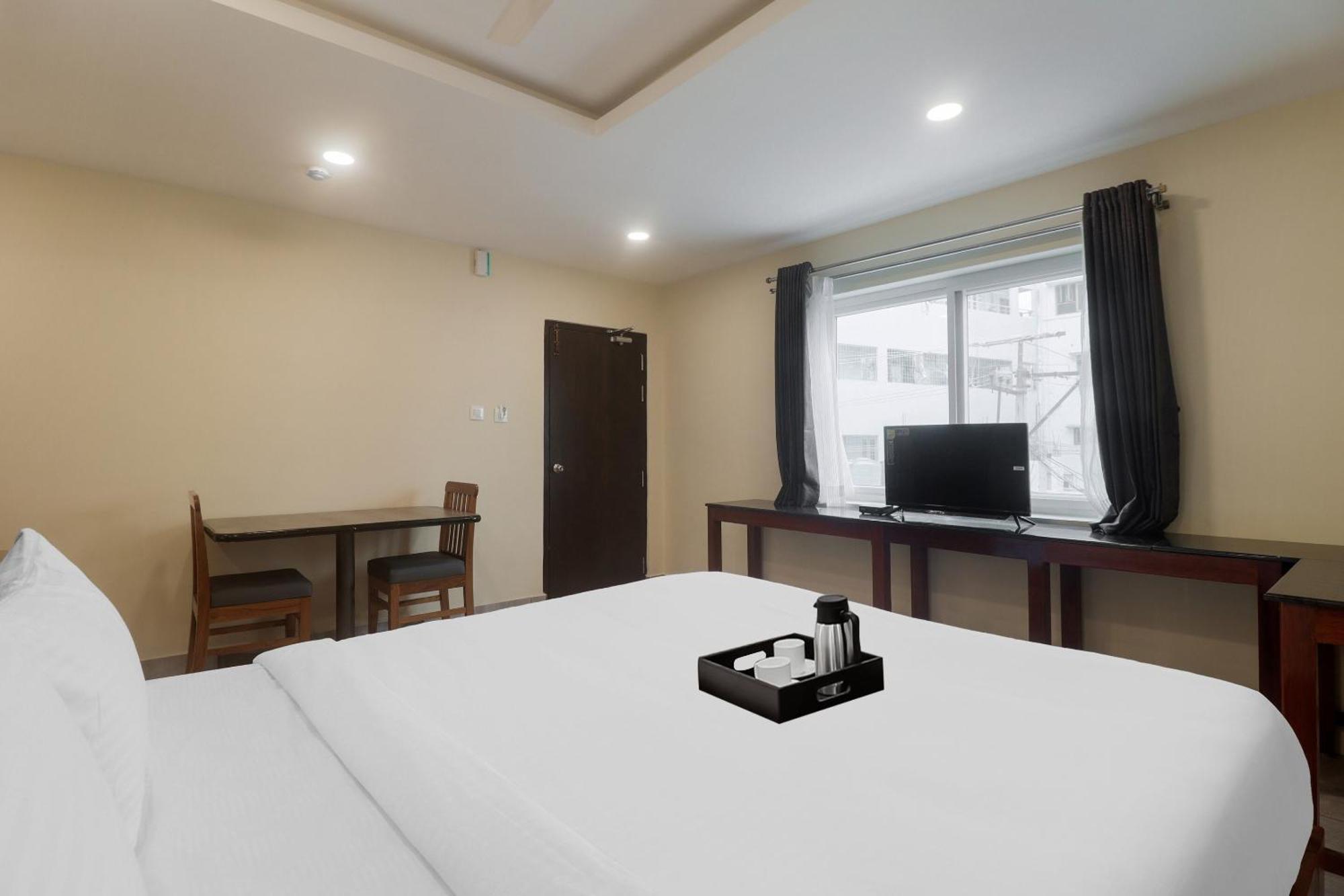 Hotel Townhouse Dj Grand à Tirupati Extérieur photo